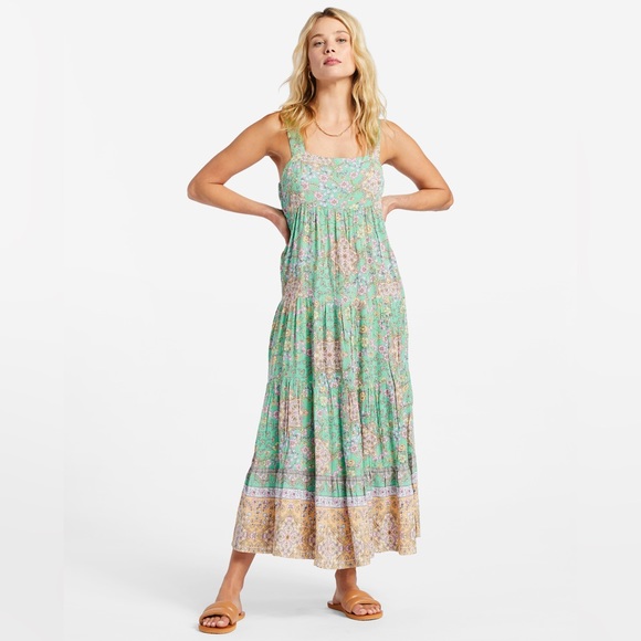 Billabong 𑁍 Boho Floral Tiered Dress - Picture 6 of 12